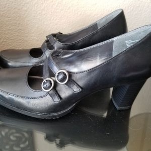 🎀 New Bass Black pump with 2 straps